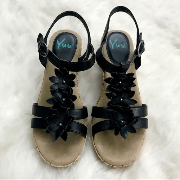 Yuu Roonie Floral Open Toe Wedge Sandals in Black - Picture 2 of 5